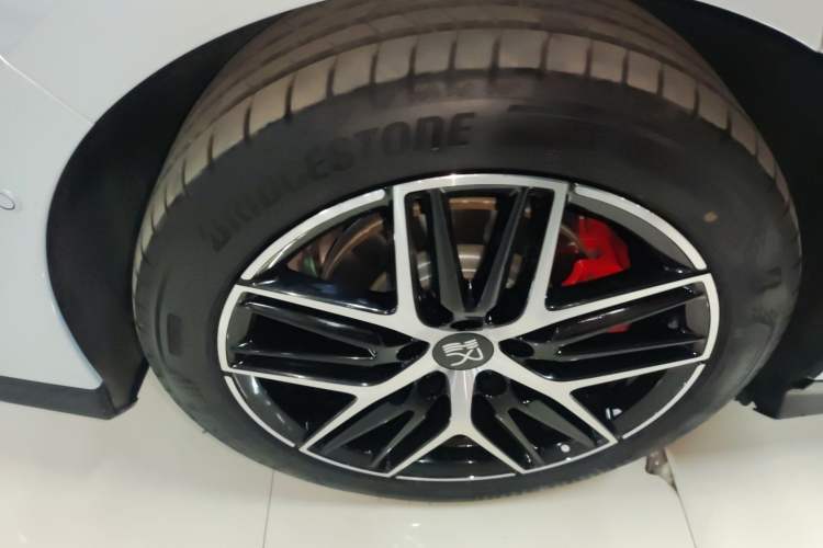 Used BYD Han L 2025 EV Four-Wheel Drive LiDAR Flagship Model
