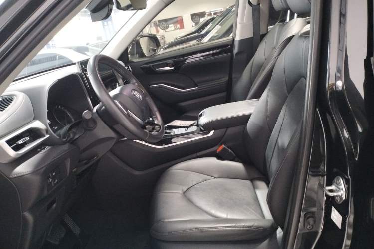 Used Toyota Highlander 2022 Dual-Engine 2.5L Four-Wheel Drive Prestige Version 7 Seats