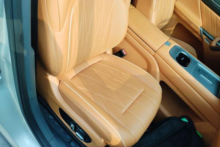 Used  eπ008 2025 210 Ultra Range-Extended Version 5 Seats
