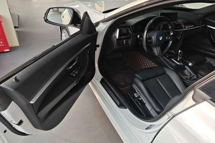 Used BMW 3 Series GT 2019 320i M Sport Package
