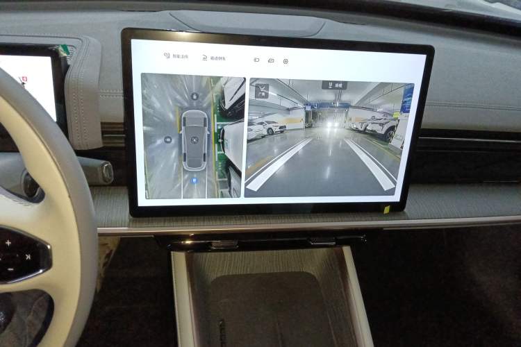 Used  eπ007 2024 Pure Electric 540 All-Wheel Drive Max Edition
