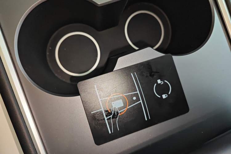 Used Tesla Model Y 2024 Long-Range All-Wheel-Drive Version
