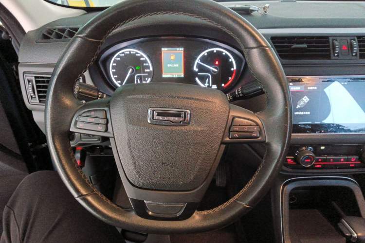 Used Qoros 5 2018 Revised Version 1.6T Automatic Leading Edition
