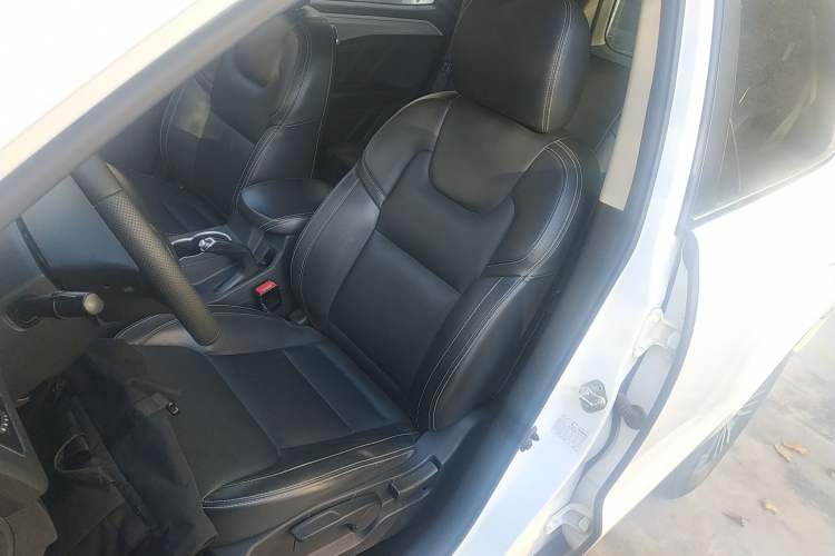 Used Geely Auto Vision X6 2016 1.8L Manual Luxury Edition
