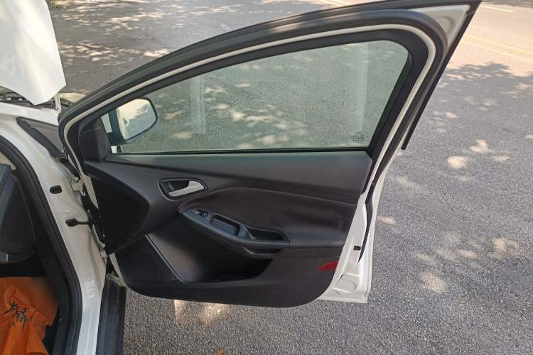 Used Ford Focus 2015 Hatchback 1.6L Automatic Comfort Model
