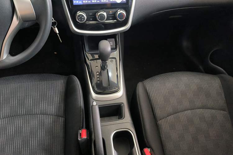 Used Nissan Tiida 2016 1.6L CVT Cool Dynamic Edition
