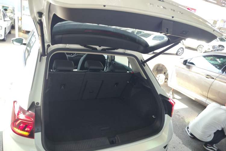 Used Volkswagen T-ROC 2020 280TSI DSG Two-Wheel Drive Comfort Version
