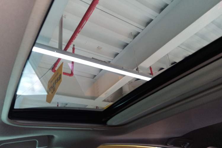 Used Toyota RAV4 2016 2.0L CVT Two-Wheel Drive Fashion Edition China V Standard
