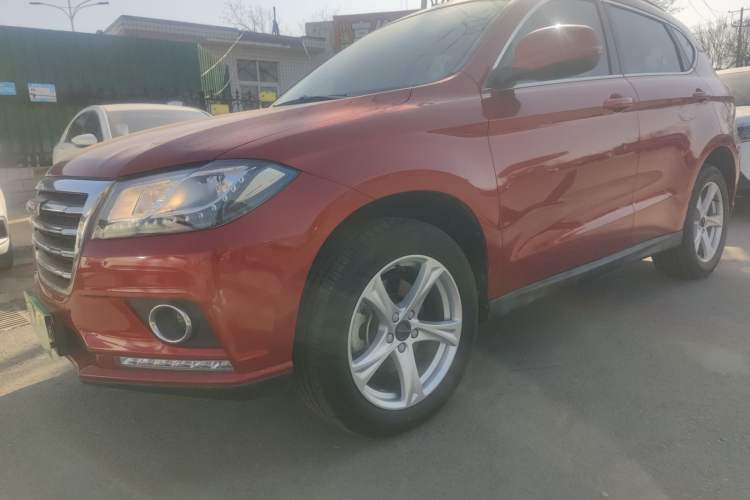 Used Haval H2 2018 Chuanxiang Edition Red Badge 1.5T Dual-Clutch Two-Wheel Drive Fashionable Model