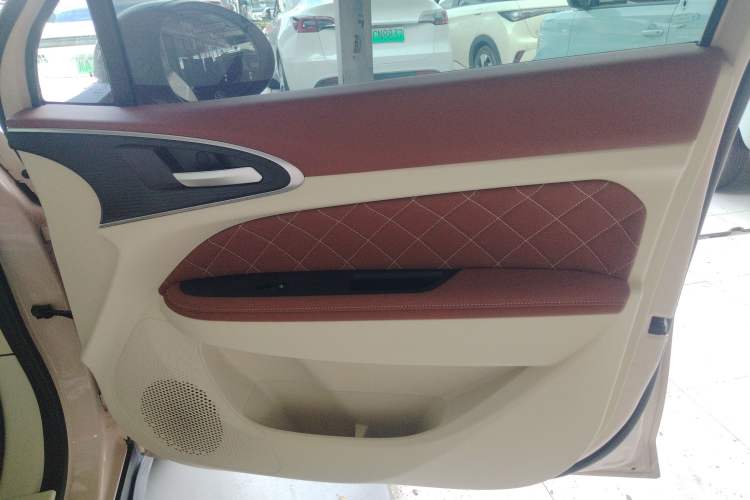 Used ORA Good Cat 2023 401 km Standard Range Prestige Version Lithium Iron Phosphate