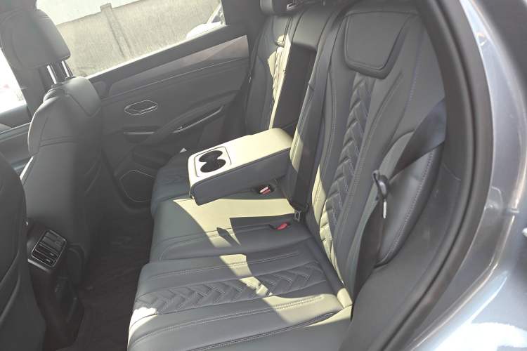 Used BYD Song L DM-i 2025 Intelligent Driving Version 112 km Beyond-Range Type