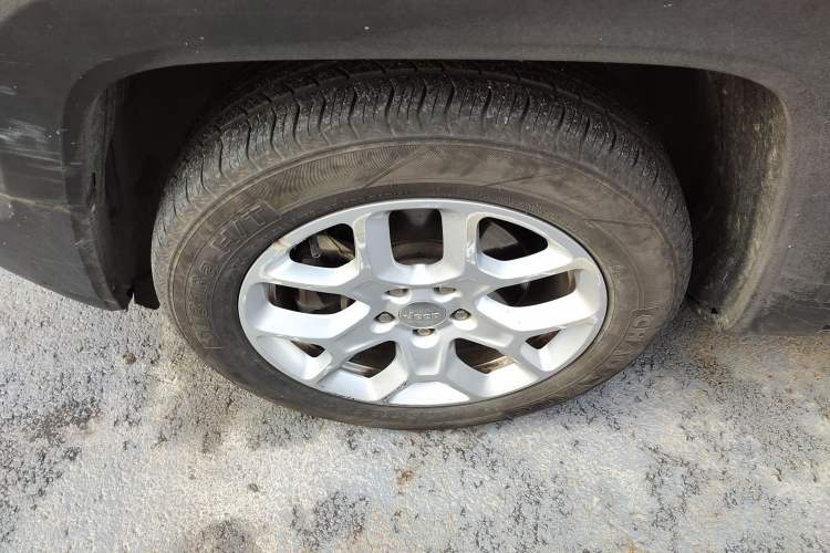 Used  Renegade 2017 180T Automatic Jingneng Edition
