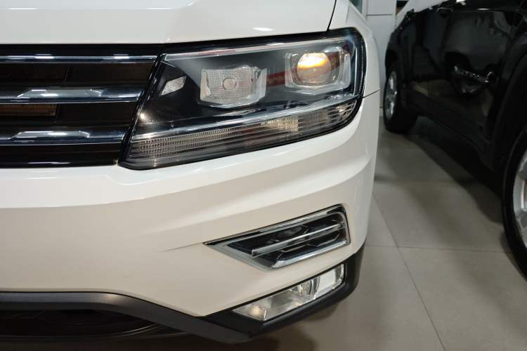 Used Volkswagen Tiguan L 2017 330TSI Automatic Two-Wheel Drive Luxury Edition
