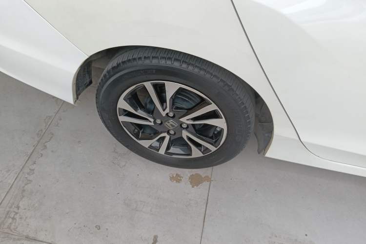 Used Honda Greiz 2016 1.5L CVT Classic Edition
