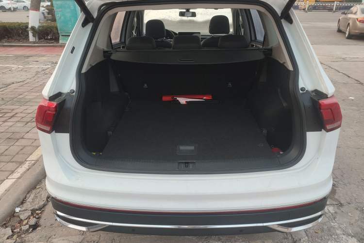 Used Volkswagen Tiguan L 2024 300TSI Automatic Two-Wheel Drive Smart Edition
