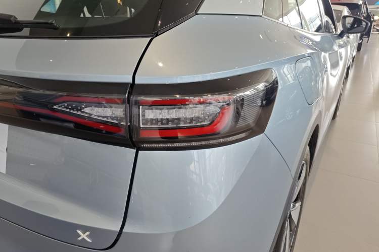 Used Volkswagen ID.4 X 2025 Smart Version Pure & Intelligent Enjoyment Edition
