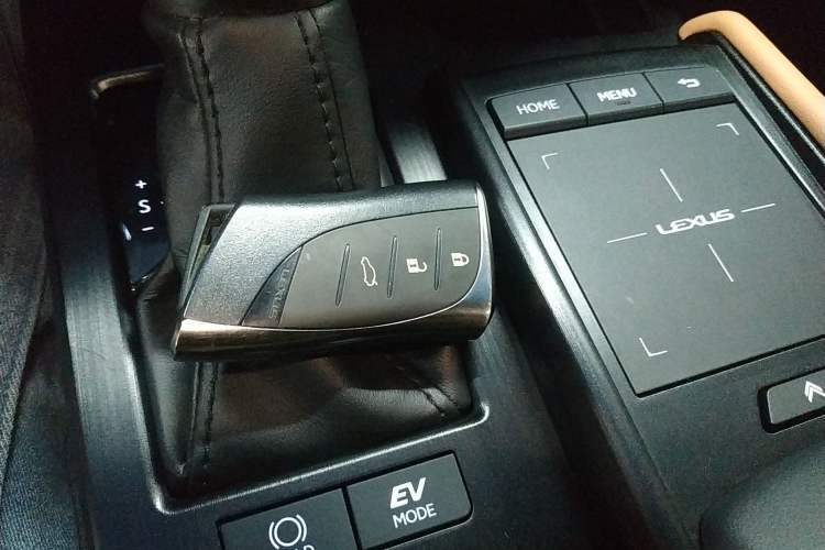 Used Lexus ES 2021 300h Excellence Edition