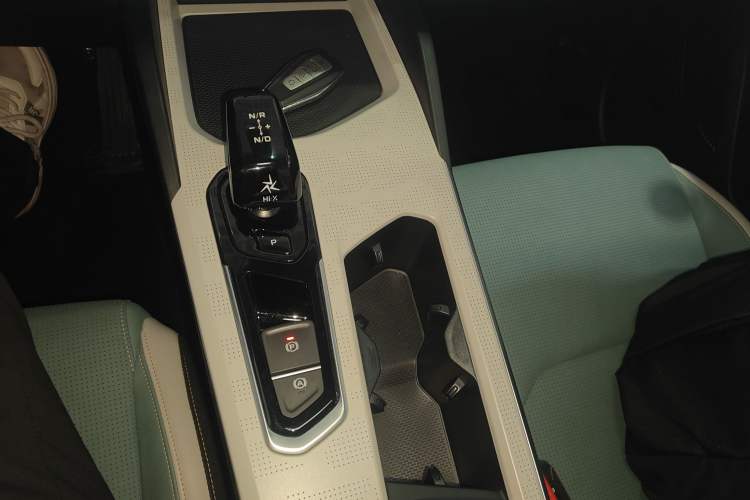 Used Geely Auto Emgrand L HiP 2022 1.5TD-DHT Pro 100KM Super Rui
