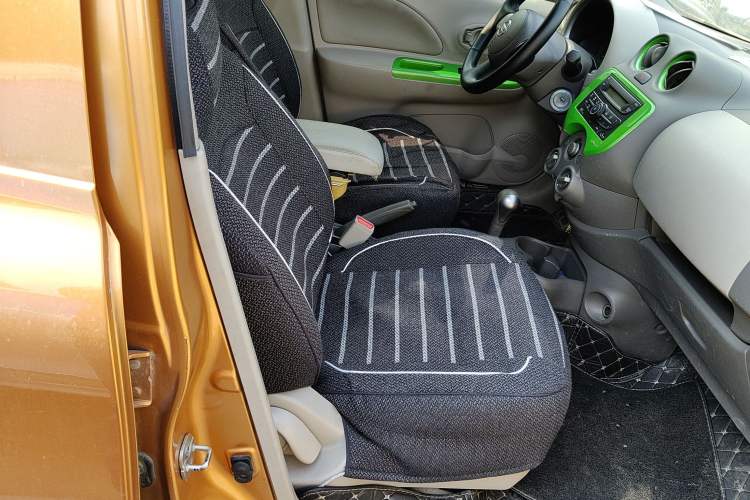 Used Nissan March 2015 1.5L Automatic E-Xuan Edition
