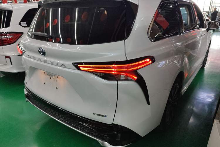 Used Toyota Granvia 2023 2.5L Hybrid Prestige VIP Edition