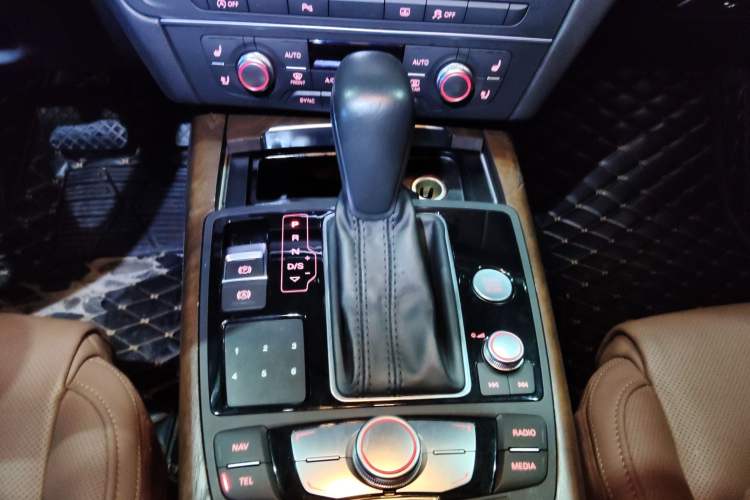 Used Audi A6L 2018 30th Anniversary Edition 45 TFSI quattro Luxury Model
