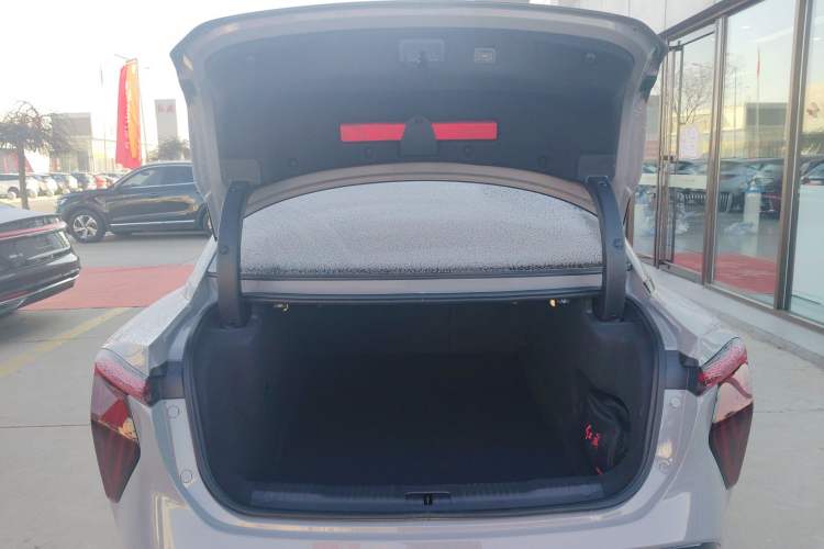 Used Hongqi EH7 2024 760 Pro+ Four-Wheel Drive Version
