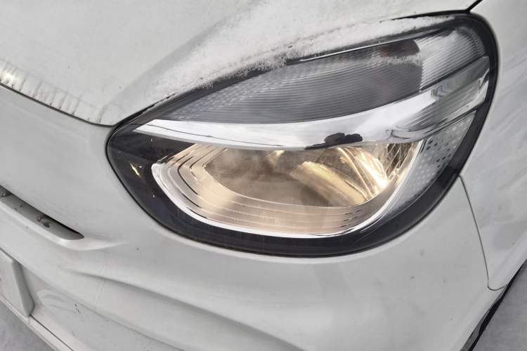 Used Roewe Clever 2021 302 km New Four-Seater Super-Efficient Version