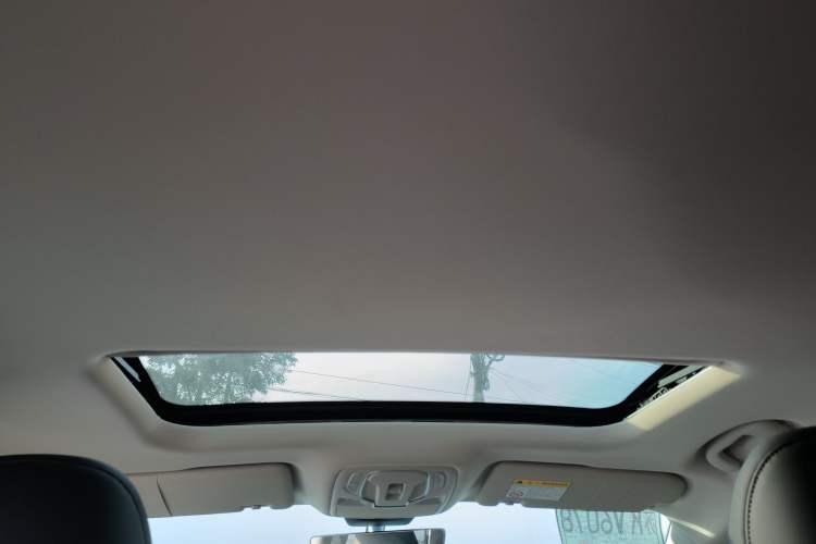 Used Roewe D7 2023 DMH 125km Superior Edition
