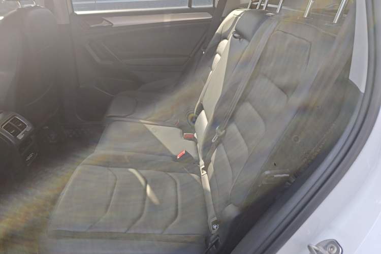 Used Volkswagen Tiguan L 2021 330TSI Automatic Two-Wheel Drive Smart Edition
