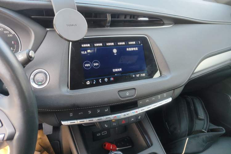 Used Cadillac XT4 2022 28T Two-Wheel-Drive Luxury Version
