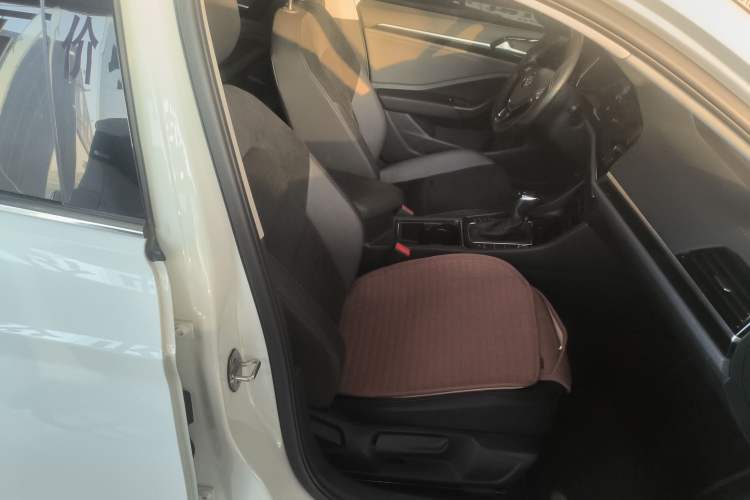 Used Volkswagen Sagitar 2020 280TSI DSG Luxury Version China VI Standard