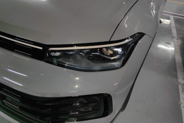 Used Volkswagen Tharu 