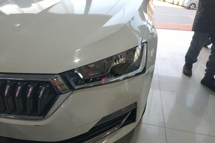 Used Skoda Rapid 2022 1.5L Automatic Comfort Edition
