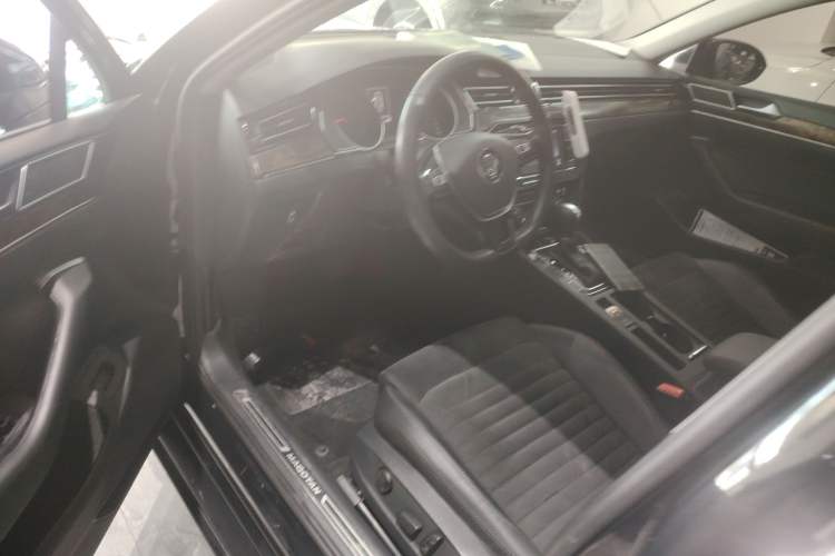 Used Volkswagen Magotan 2017 330TSI DSG Luxury Model
