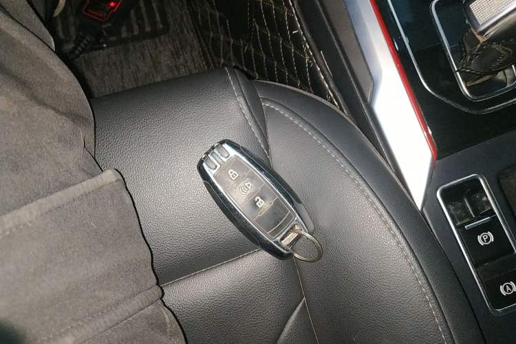 Used Haval H2 2018 1.5T Dual-Clutch Two-Wheel Drive Fashion Model China VI Standard
