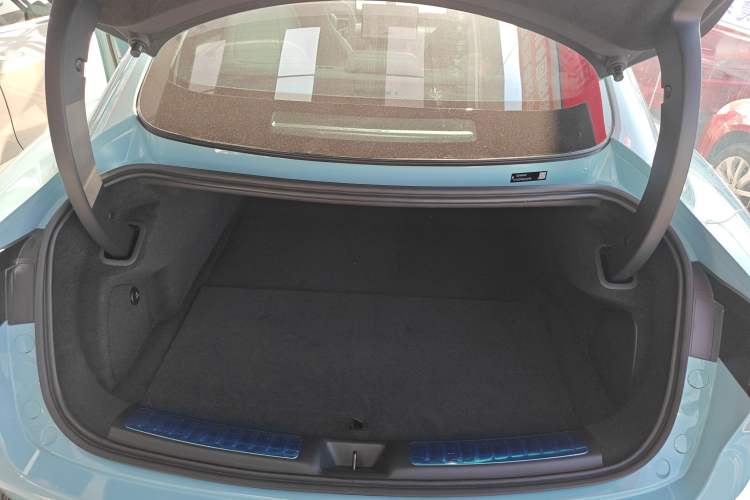 Used Hima Luxeed S7 2025 785 km Ultra
