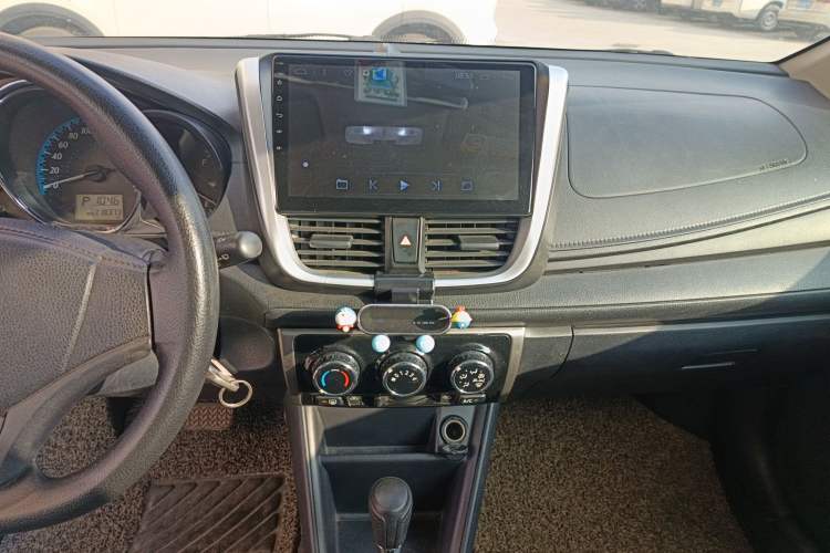 Used Toyota YARiS L 2016 Revised 1.5E CVT Charming Edition