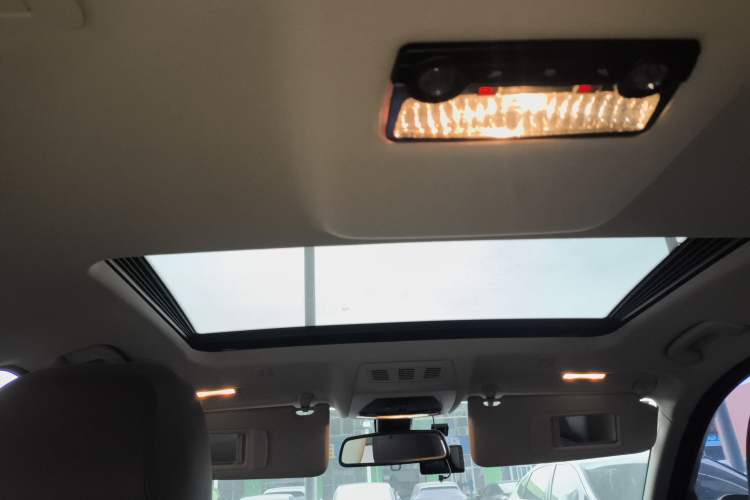 Used BMW 5 Series 2014 525Li Luxury Design Package
