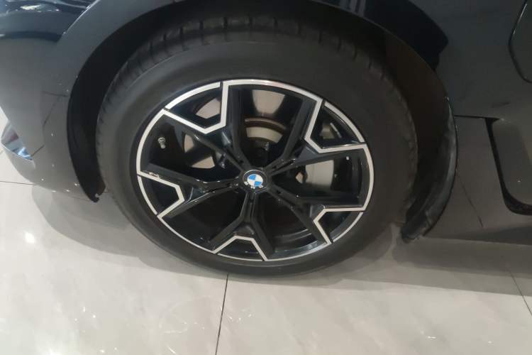 Used BMW i3 2025 eDrive 40 L Midnight Edition
