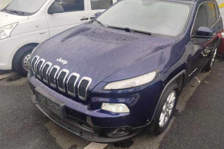 Used  Cherokee 2016 2.0L Superior Edition
