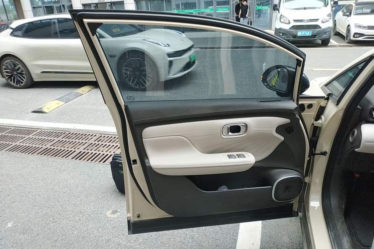 Used AION UT 2025 330 Starlight Edition
