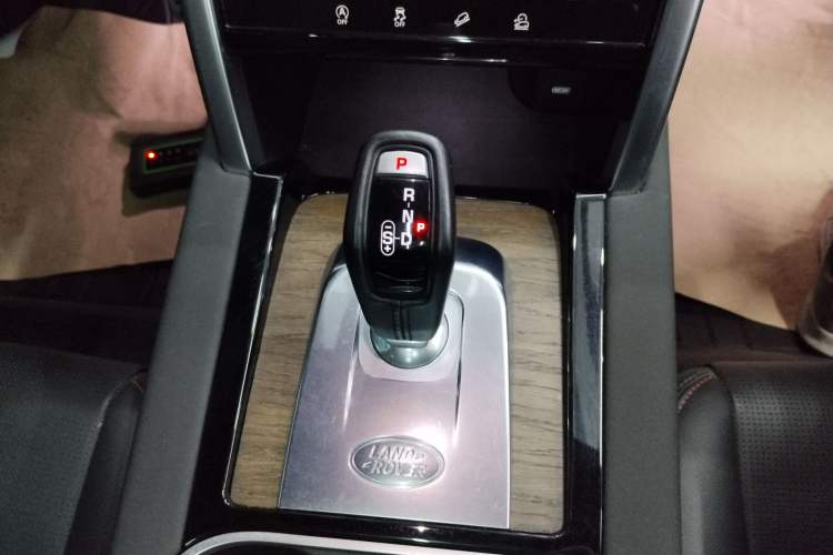 Used Land Rover Discovery Sport 2020 249 PS R-Dynamic Performance Tech Edition 7 Seats
