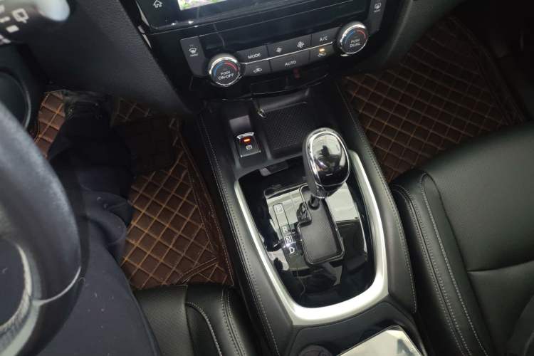 Used Nissan X-Trail 2019 2.0L CVT Smart Connect Comfort Edition 2WD
