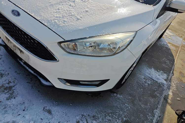 Used Ford Focus 2015 Hatchback EcoBoost 125 Automatic Supreme Style Edition
