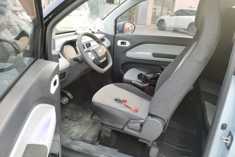 Used Chery QQ Ice Cream 2022 170km Sundae Phosphate Lithium-Ion
