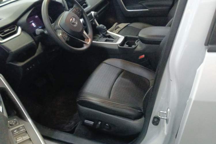 Used Toyota RAV4 2021 2.0L CVT Two-Wheel Drive Fashion Edition