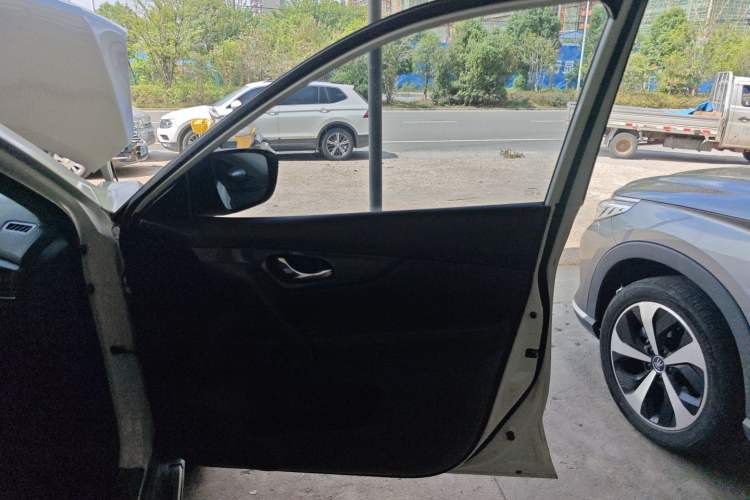 Used Nissan X-Trail 2017 2.0L CVT Comfort Edition 2WD
