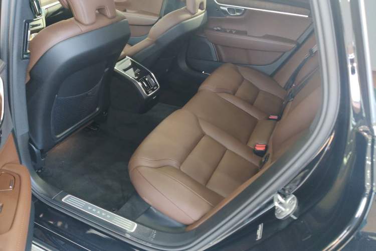 Used Volvo S90 2025 B5 Zhiyuan Luxury Edition
