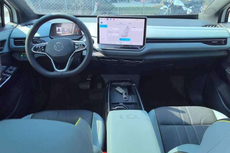 Used Volkswagen ID.4 X 2025 Smart Version Pure & Intelligent Enjoyment Edition
