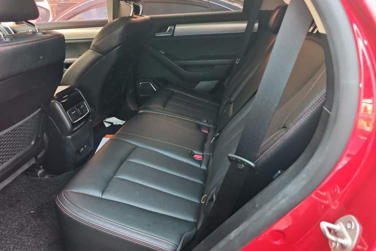 Used BYD Tang New Energy 2018 DM 2.0T All-Wheel Drive Smart Connectivity Enjoyment Model 5 Seats China V Emission Standard
